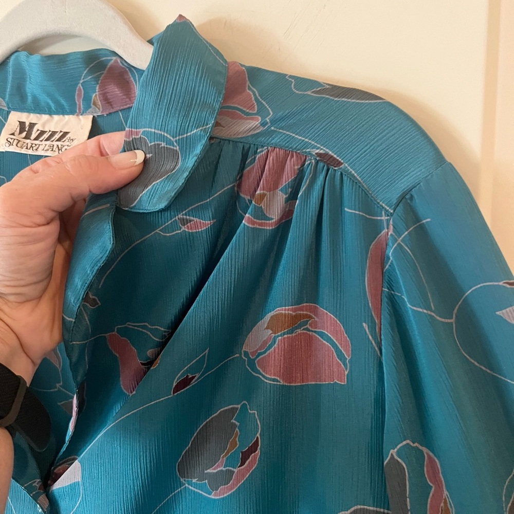Vintage Stuart Lang jewel toned button up blouse with abstract tulip flowers - Picture 3 of 8